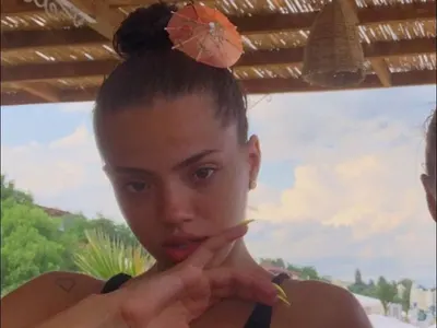 Дара се показа без грим