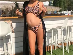 Деси Цонева пъчи бременно коремче