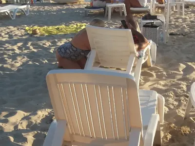 Деси Слава шокира феновете си с телеса от плажа (ПАПАРАШКИ СНИМКИ)