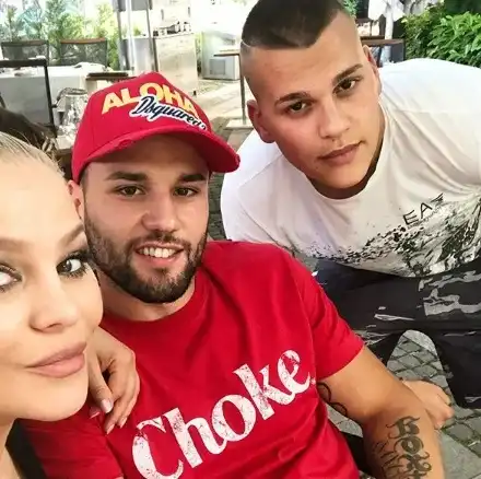 ДесиСлава иронично: Ошишкала съм се и пак мечтая за десерт! +Вижте как Благой я защити за излишните килограми