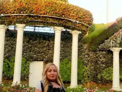 Джобна БГ красавица превзе модните подиуми! (Висока е едва 130 см, но е звезда)