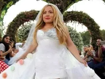 Джобна БГ красавица превзе модните подиуми! (Висока е едва 130 см, но е звезда)