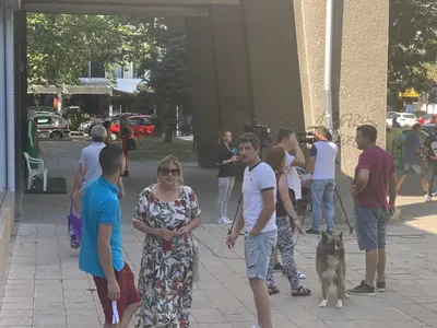 Ексклузивно! Труповете край Негован са ясни! (Шокиращи разкрития за сградата, в която са живели жертвите – Славена Вътова, Ирена Милянкова и др. са били там)