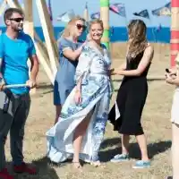 Факири гримират Алекс като дръвче