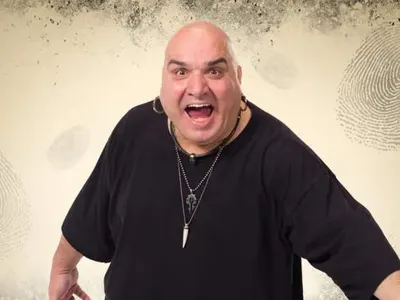 Фънки се зарече: Ще ям свинско, напук на чумата!