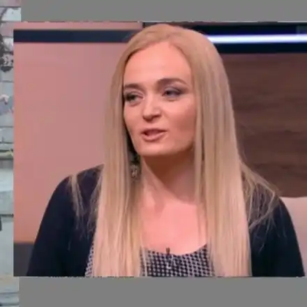 Гена Трайкова кръстосва столицата ултрамодерна