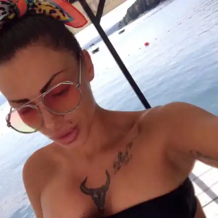 Гентиана Халити запали морето с тези СНИМКИ