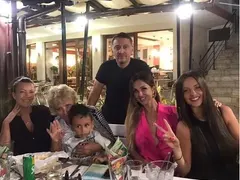 Глория по семейно, без гаджето