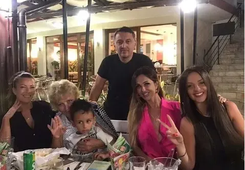 Глория по семейно, без гаджето