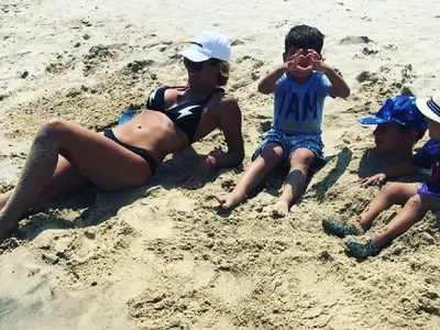 Яна Димитрова заведе сина на Мария Игнатова в Халкидики