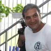 Юлиан Константинов побелял рано