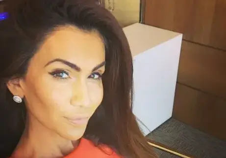 Ивайла заряза Дубай, завърна се в България