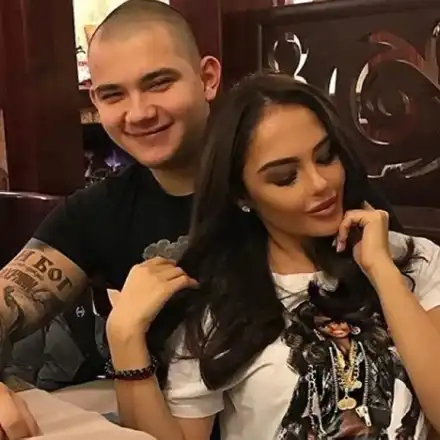 Иван Динев и годеницата му Пенелопе фалираха бизнес на баща му Йордан?! Двамата се фукаха с ресторант, който не успяха да разработят