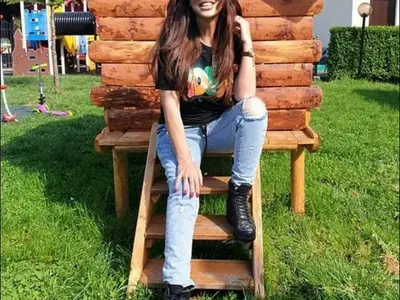 Ивана омайва рокери с пищно деколте (Фото в галерията)