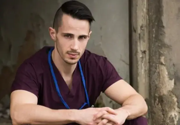 Изненада! Наум Шопов-младши - далтонист! (Актьорът не различава тъмните цветове)