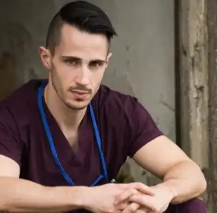 Изненада! Наум Шопов-младши - далтонист! (Актьорът не различава тъмните цветове)