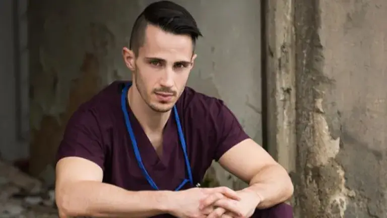 Изненада! Наум Шопов-младши - далтонист! (Актьорът не различава тъмните цветове)