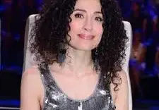 Изпълнителите на Саня Армутлиева й викат „маме\"