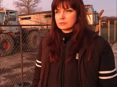 Жени Калканджиева гаси пожари със сълзи