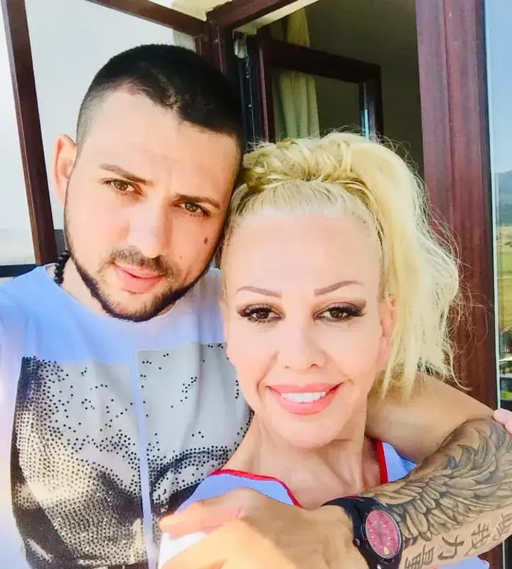 Кой е тайнственият младок до Луна? (Истината за „аферата“ й с мачото)