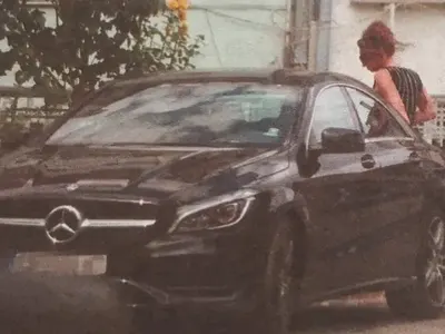 Кой купи тази кола на Деси Тенекеджиева?