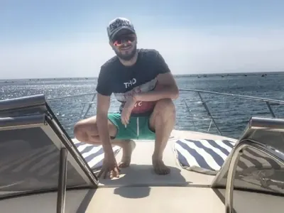 Криско купи яхта на Цвети