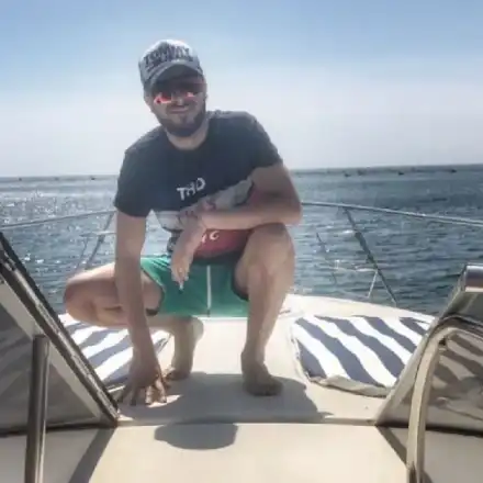 Криско купи яхта на Цвети