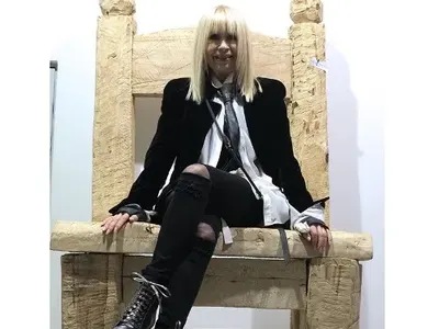 Лили обзавежда новия апартамент с мебели от Лондон и Белгия! Не искала ретро стил, а само модерни неща