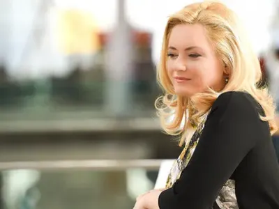 Лора Крумова прекратява майчинството! Водещата мина на ударна диета преди да се върне на работа