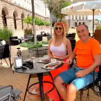 Лорд Минчев в акция: Баровско оранжево за Нелина, Галин гали окото  с Преслава, Гладнишка с коси „птиче гнездо“ + още и снимки