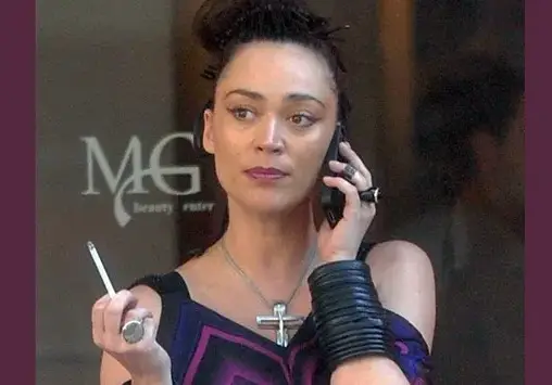 Мая Илиева дари 5 бона на църква