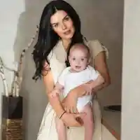 Майки нападнаха Мона Гочев заради кърменето