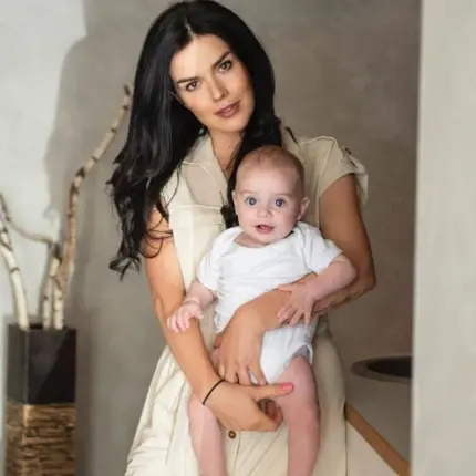 Майки нападнаха Мона Гочев заради кърменето