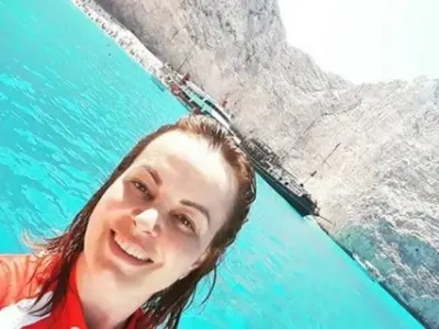 Мариана Векилска се забавлява с любовник на яхта (Снимки)