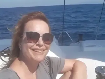 Мариана Векилска се забавлява с любовник на яхта (Снимки)
