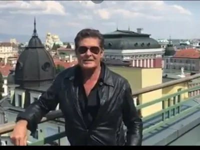 Мич от „Спасители на плажа” кани на лична среща в София