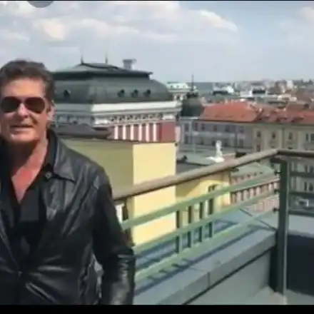 Мич от „Спасители на плажа” кани на лична среща в София