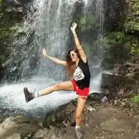 Михаела Филева пътешества с кучето