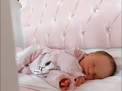 Мис Джуки показа малкото си