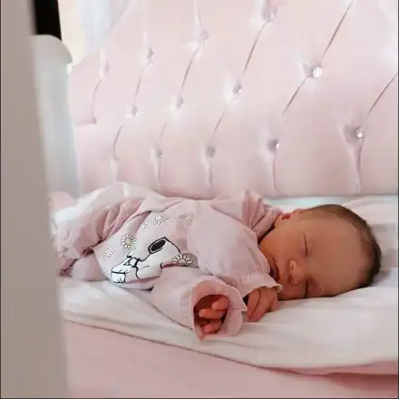 Мис Джуки показа малкото си