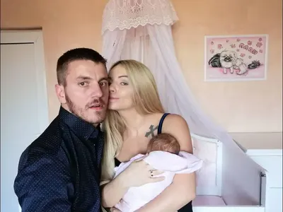 Мис Джуки показа малкото си