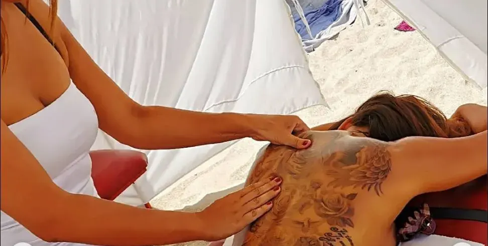 Мисис България с Богородица на гърба