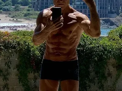 Митко Пайнера изпоти певиците си с перфектно тяло