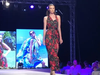 Никол Червенкова триумфира на Summer Fashion Weekend!