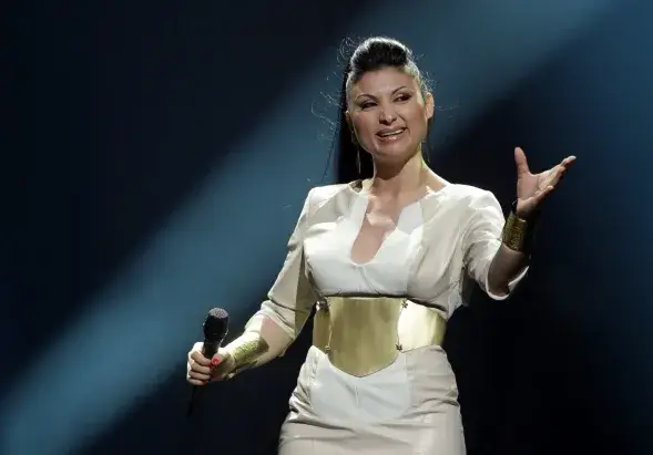 Нова гавра с Маринова: Вземи Софи за 500 лв. на час!