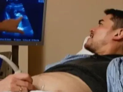 Олеле! 229 брадати мъже забременяли изкуствено и родили деца миналата година (Подробности+СНИМКИ)