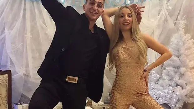 Първата среща на Михаела Маринова и гаджето и завършила на пейка в 3 сутринта