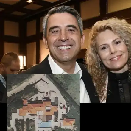 Плевнелиев с частен басейн в гръцкото си имение