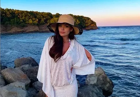 Преслава отсече: Забравете, че съм се казвала Петя! Певицата официално смени рожденото си име с псевдонима си