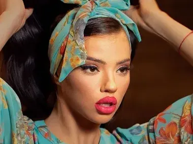 Развален зъб си оперира Дара